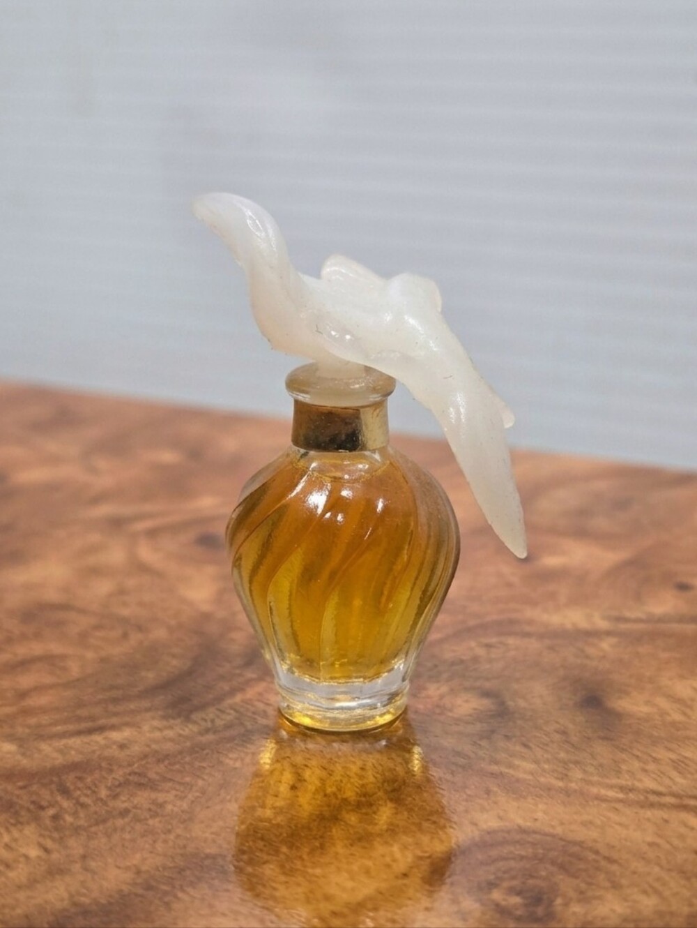 Vintage Nina Ricci L'Air du Temps Mini Perfume - Frosted Double Dove Bird Cap